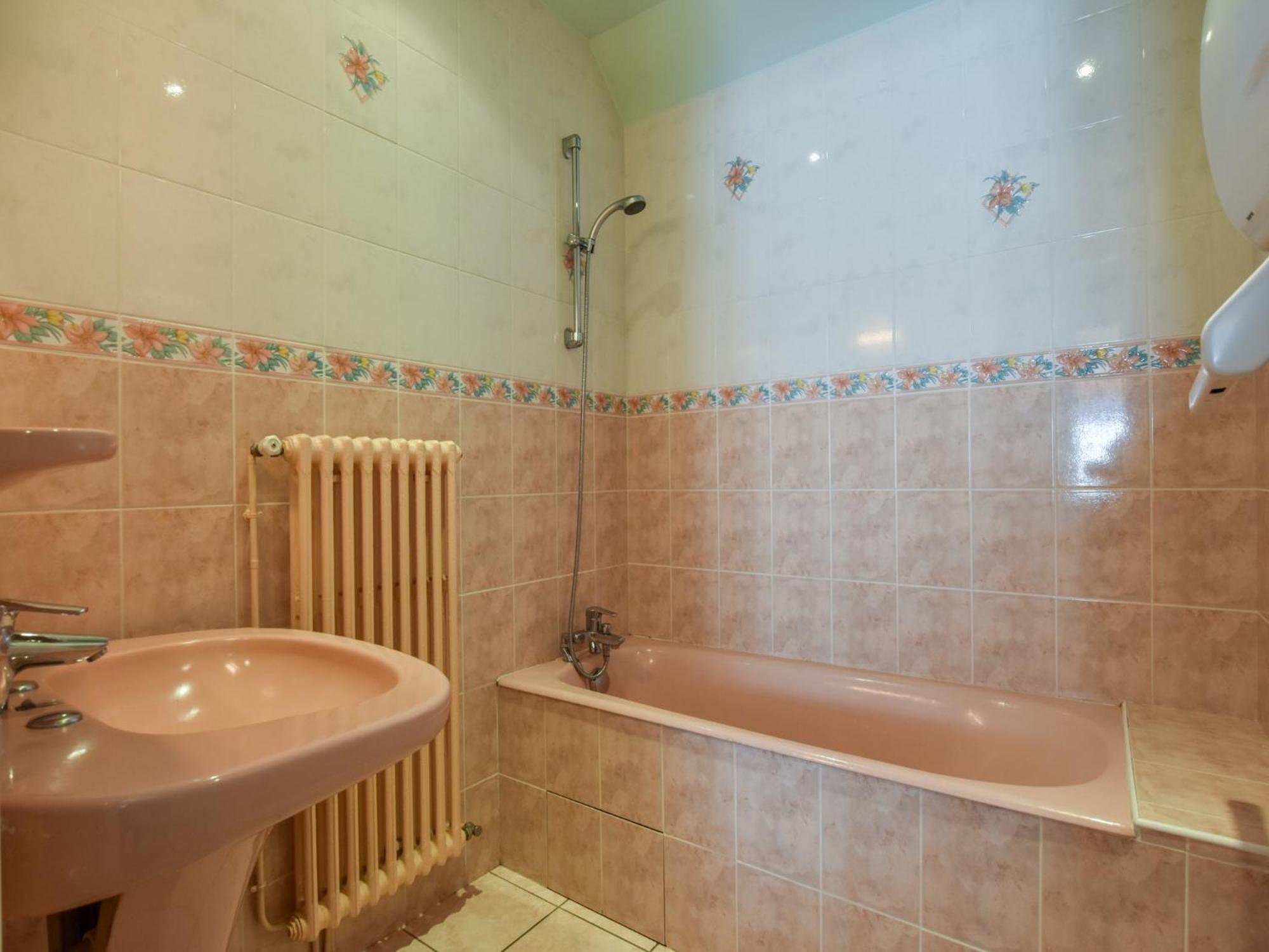 Beautiful Villa In The Parc Des Volcans D Auvergne Вик-сюр-Сер Экстерьер фото
