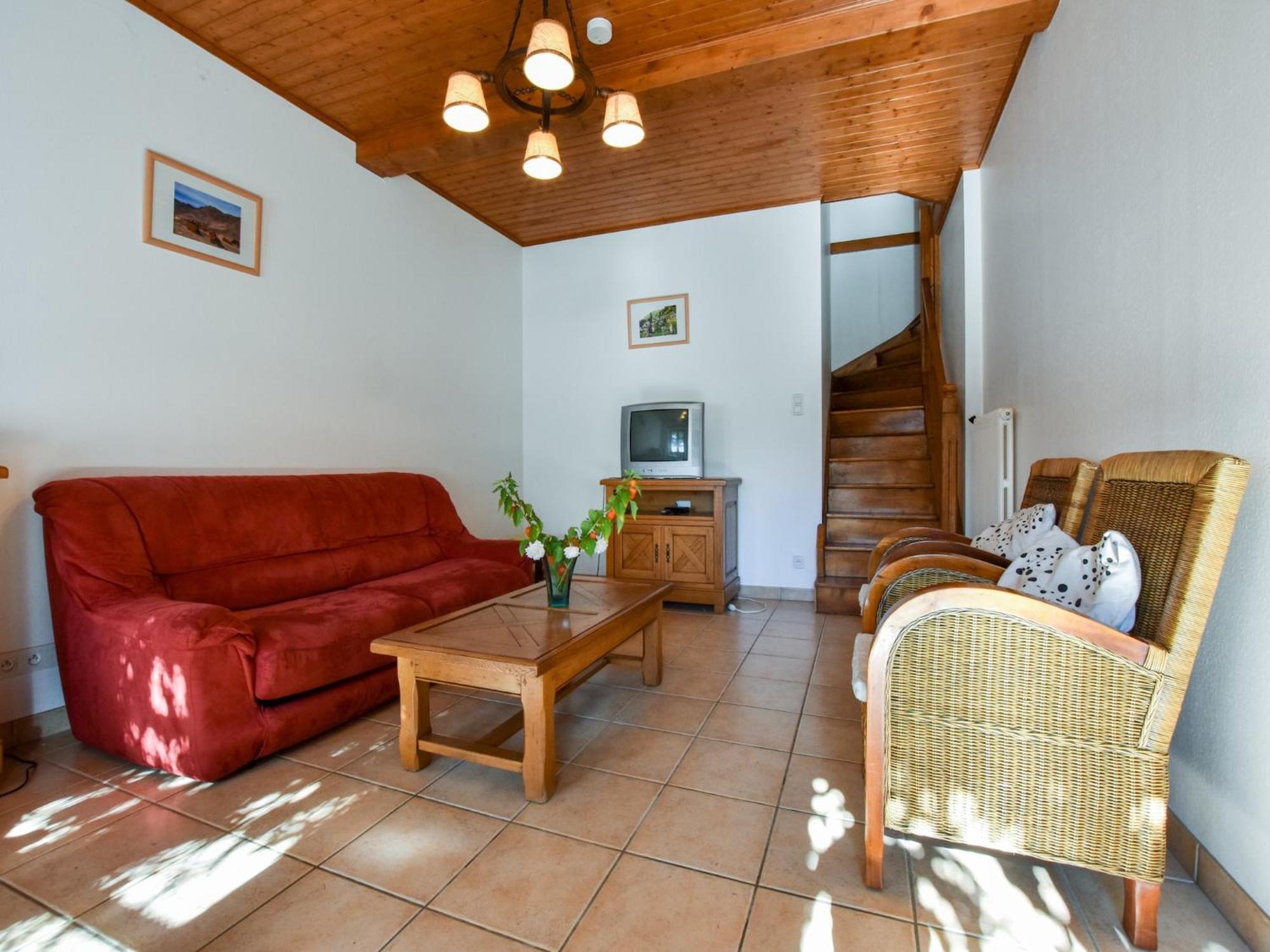Beautiful Villa In The Parc Des Volcans D Auvergne Вик-сюр-Сер Экстерьер фото